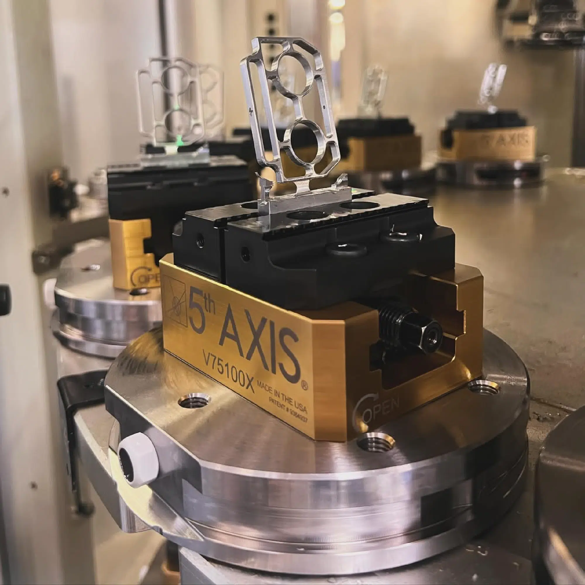 Compact Self-Centering Vise (75mm x 150mm x 56mm) - CNC